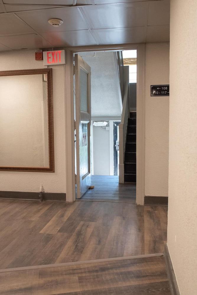 Americas Best Value Inn 디어본 외부 사진