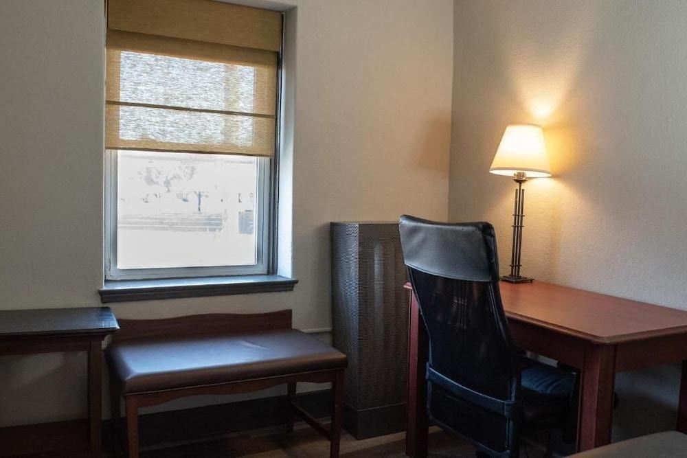 Americas Best Value Inn 디어본 외부 사진